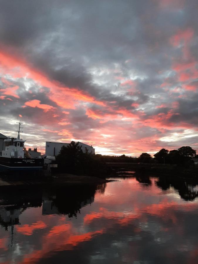 Stunning Riverside Town House With Views Ayrshire Girvan Luaran gambar